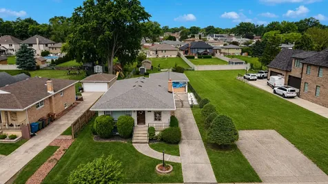 9020 Nashville Avenue Oak Lawn IL 60453