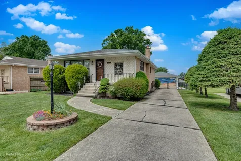 9020 Nashville Avenue Oak Lawn IL 60453