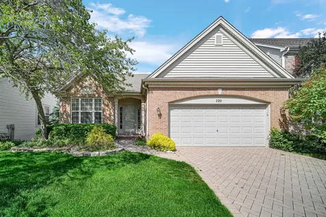 720 Viewpointe Drive St. Charles IL 60174