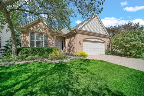 720 Viewpointe Drive St. Charles IL 60174