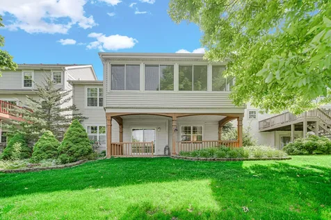 720 Viewpointe Drive St. Charles IL 60174