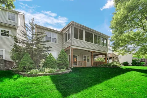 720 Viewpointe Drive St. Charles IL 60174