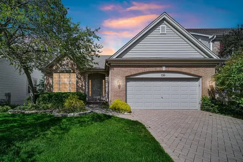 720 Viewpointe Drive St. Charles IL 60174