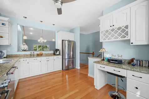 720 Viewpointe Drive St. Charles IL 60174