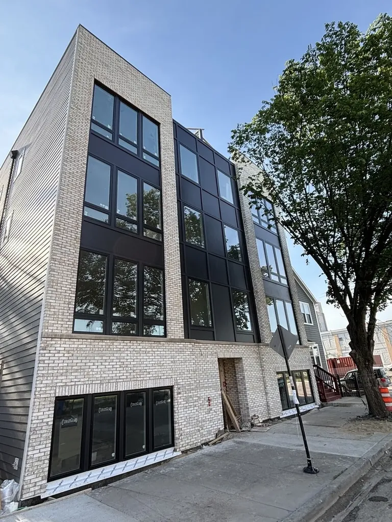 1931 South Jefferson Street Chicago IL 60616