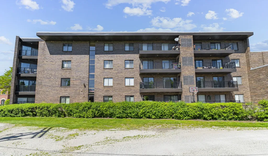 5019 Mulford Street Skokie IL 60077