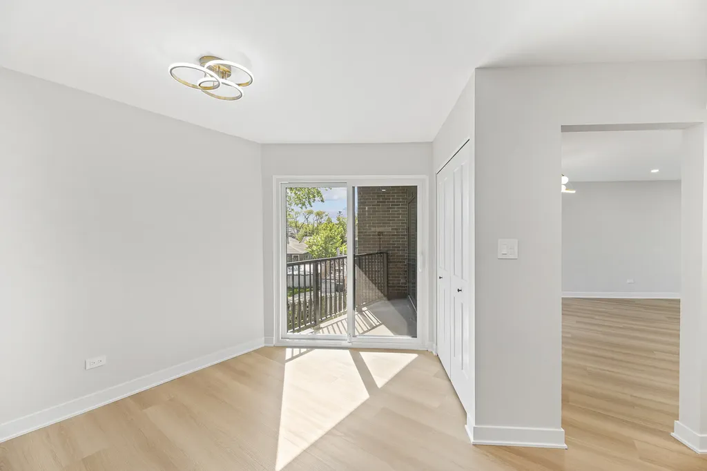 5019 Mulford Street Skokie IL 60077