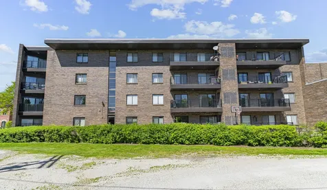 5019 Mulford Street Skokie IL 60077