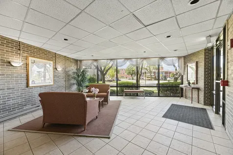 5019 Mulford Street Skokie IL 60077