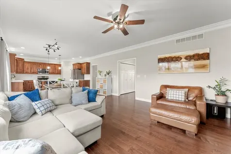 1107 Farm Lake Drive Mahomet IL 61853