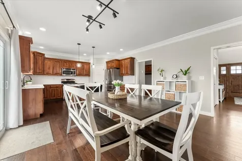 1107 Farm Lake Drive Mahomet IL 61853