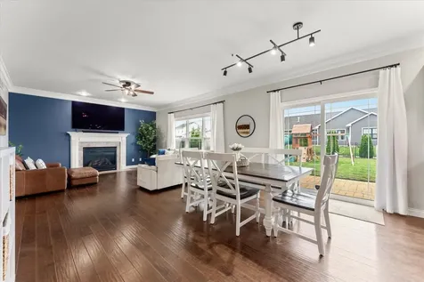 1107 Farm Lake Drive Mahomet IL 61853