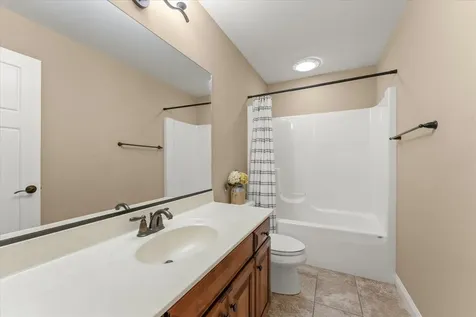 1107 Farm Lake Drive Mahomet IL 61853