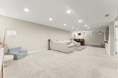 1107 Farm Lake Drive Mahomet IL 61853