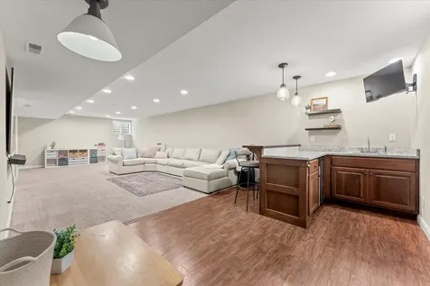 1107 Farm Lake Drive Mahomet IL 61853