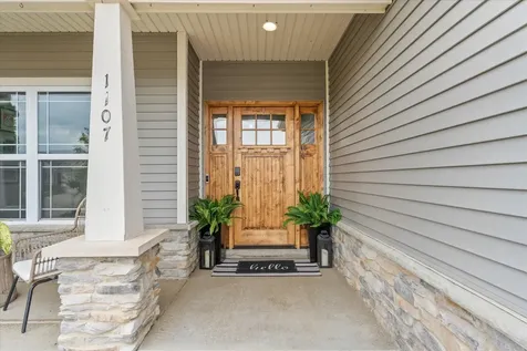 1107 Farm Lake Drive Mahomet IL 61853