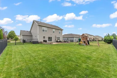 1107 Farm Lake Drive Mahomet IL 61853