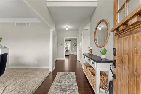 1107 Farm Lake Drive Mahomet IL 61853