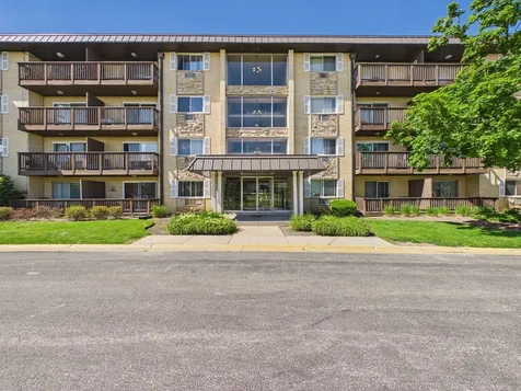 2222 South Goebbert Road Arlington Heights IL 60005