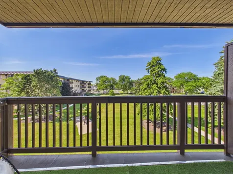 2222 South Goebbert Road Arlington Heights IL 60005