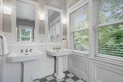 433 Cumnor Road Kenilworth IL 60043