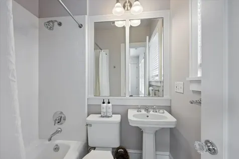 433 Cumnor Road Kenilworth IL 60043