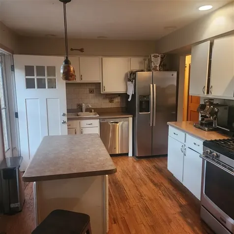 110 East Burr Oak Drive Arlington Heights IL 60004