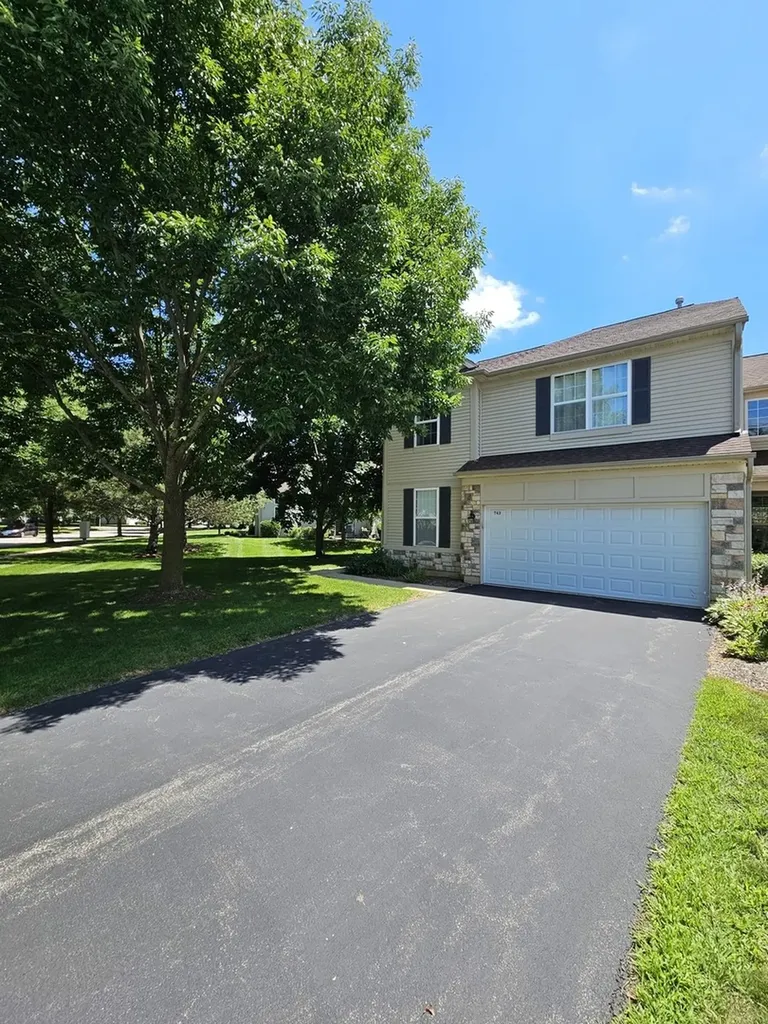 749 Dillon Court Grayslake IL 60030