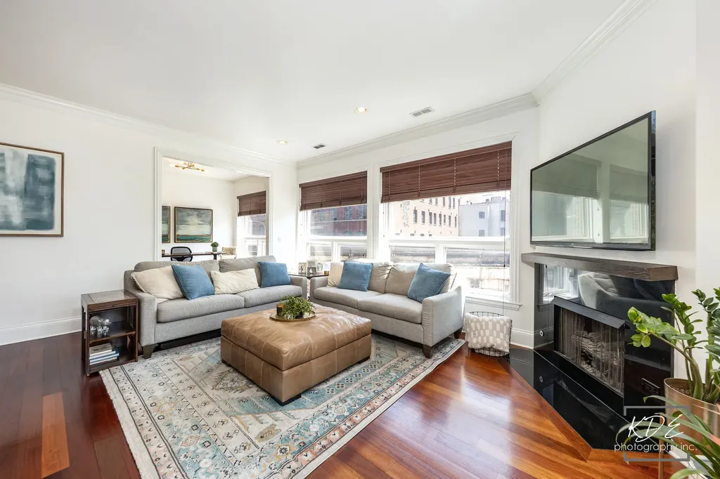 700 West Grand Avenue Chicago IL 60654