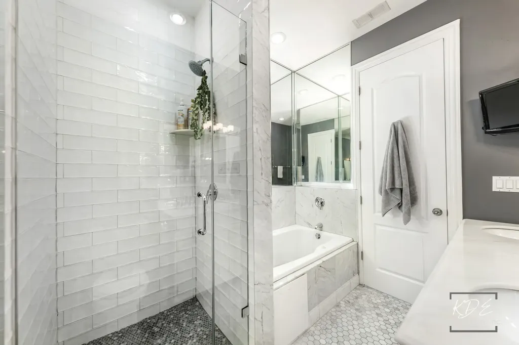 700 West Grand Avenue Chicago IL 60654