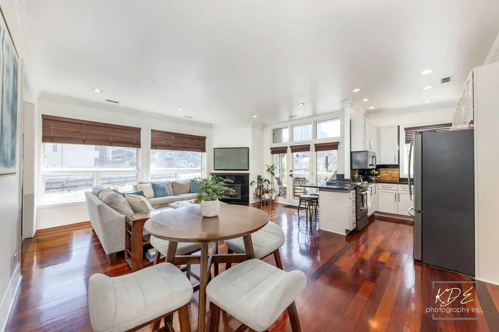 700 West Grand Avenue Chicago IL 60654