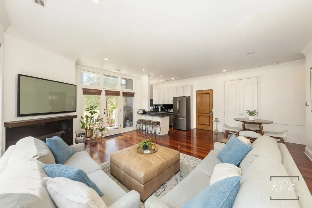 700 West Grand Avenue Chicago IL 60654