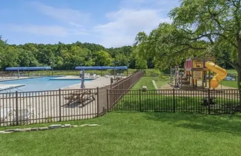 44 Nassau Colony Fox Lake IL 60020