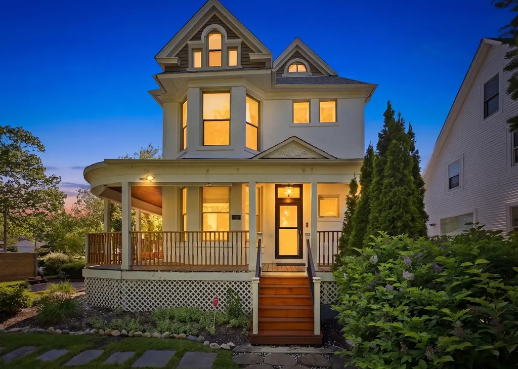 2720 Edina Boulevard Zion IL 60099