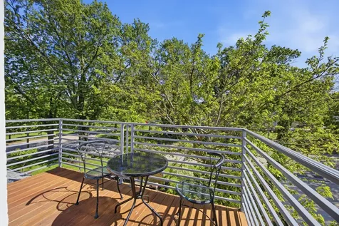 2720 Edina Boulevard Zion IL 60099
