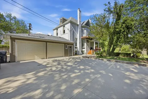 2720 Edina Boulevard Zion IL 60099