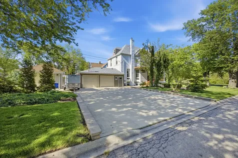2720 Edina Boulevard Zion IL 60099
