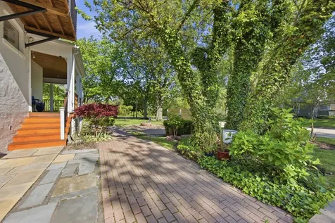 2720 Edina Boulevard Zion IL 60099