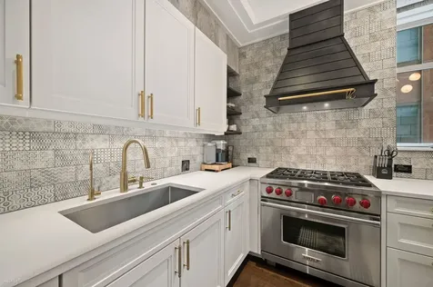 118 East Erie Street Chicago IL 60611