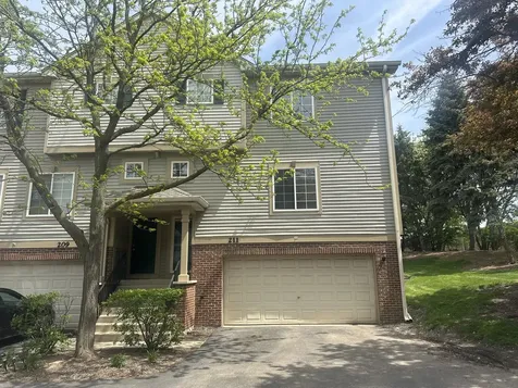 211 Monarch Drive Streamwood IL 60107