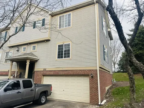 211 Monarch Drive Streamwood IL 60107