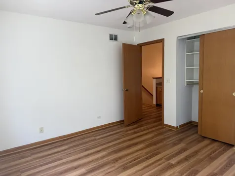 211 Monarch Drive Streamwood IL 60107