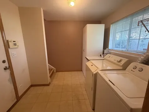 211 Monarch Drive Streamwood IL 60107
