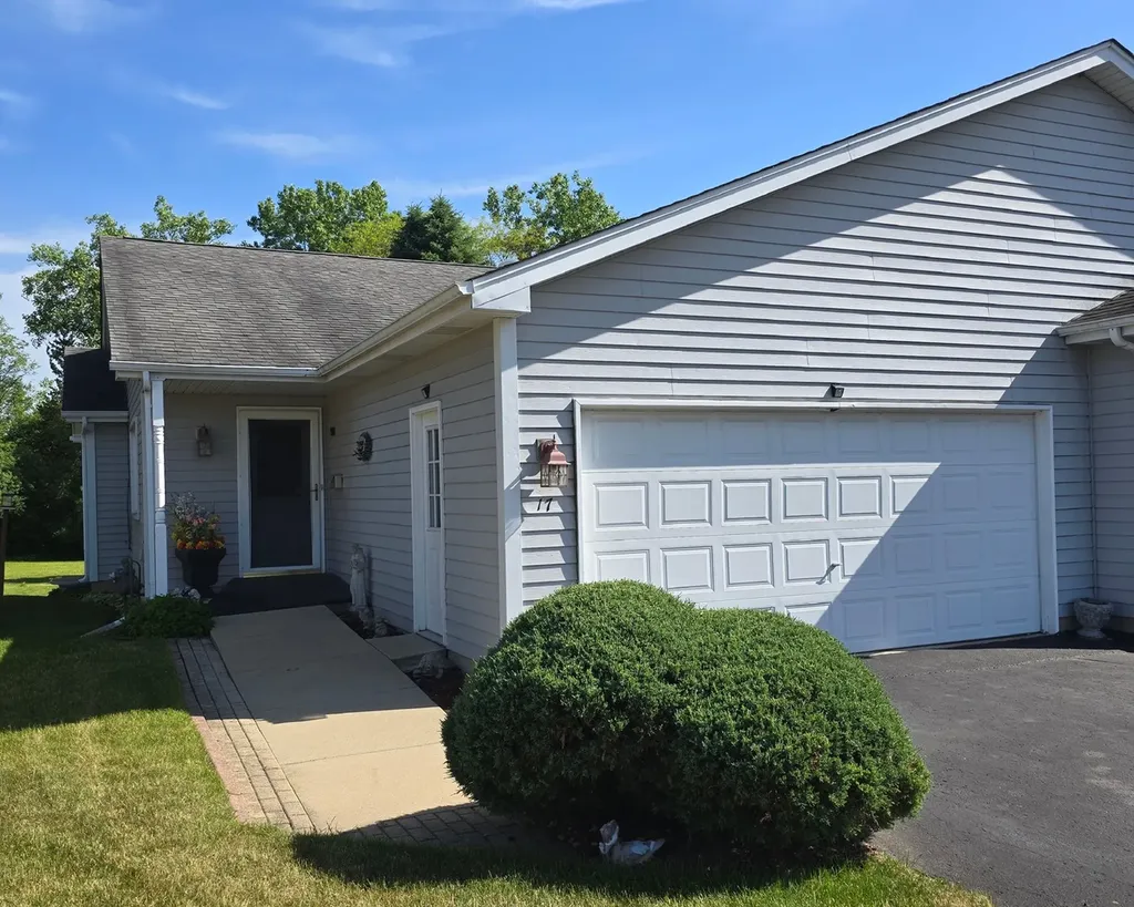 17 Silver Trail North Aurora IL 60542