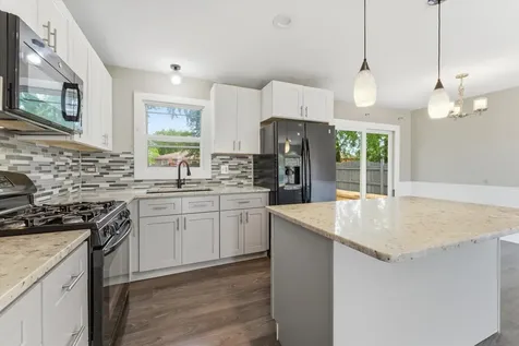 850 Gerald Avenue South Elgin IL 60177