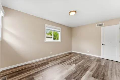 850 Gerald Avenue South Elgin IL 60177