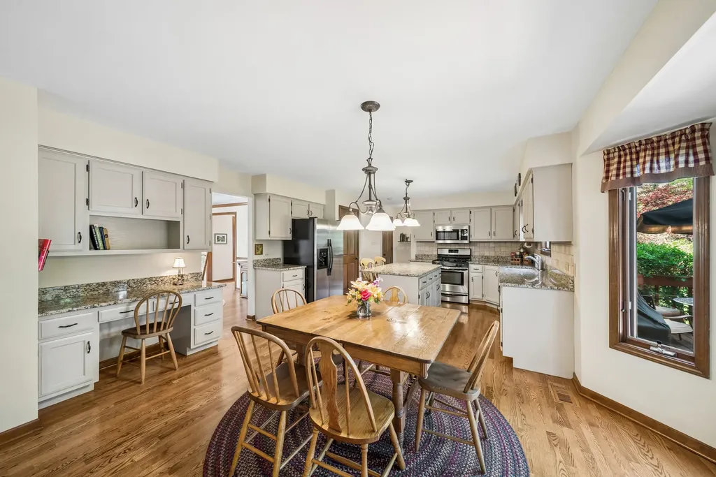 5S435 Arlington Avenue Naperville IL 60540