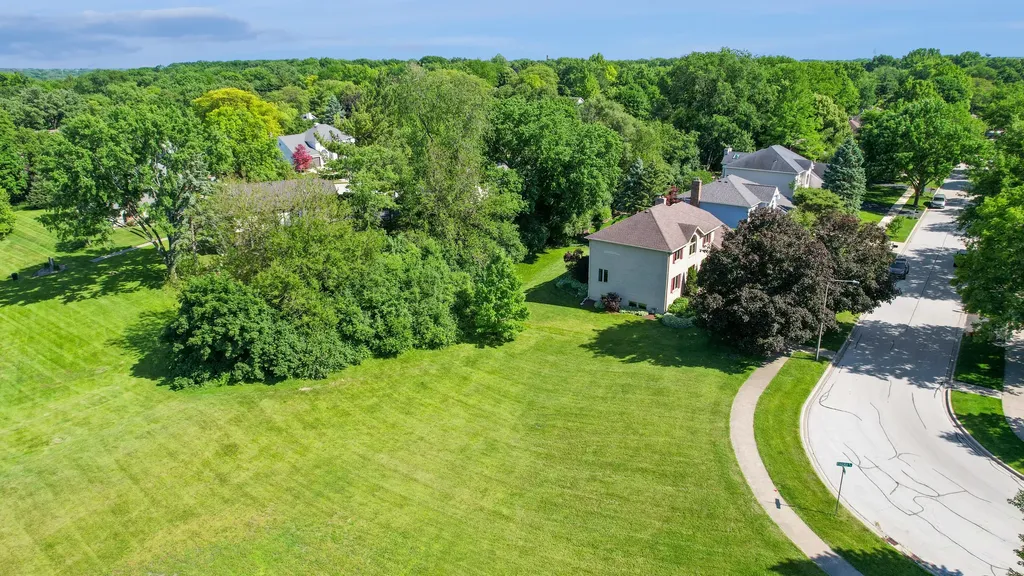 5S435 Arlington Avenue Naperville IL 60540