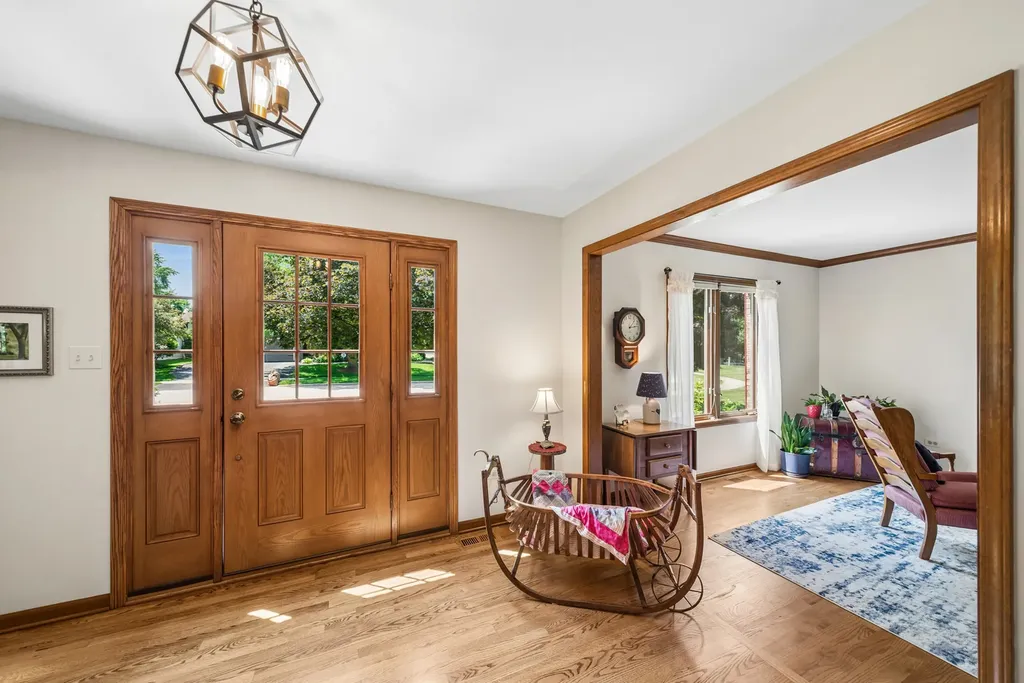 5S435 Arlington Avenue Naperville IL 60540