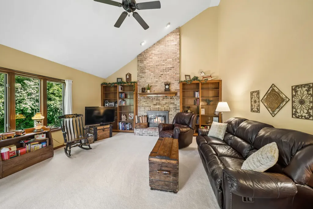 5S435 Arlington Avenue Naperville IL 60540